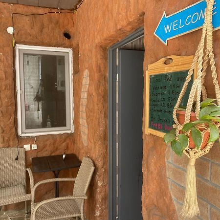 Hillside Guesthouse ボルジョミ エクステリア 写真